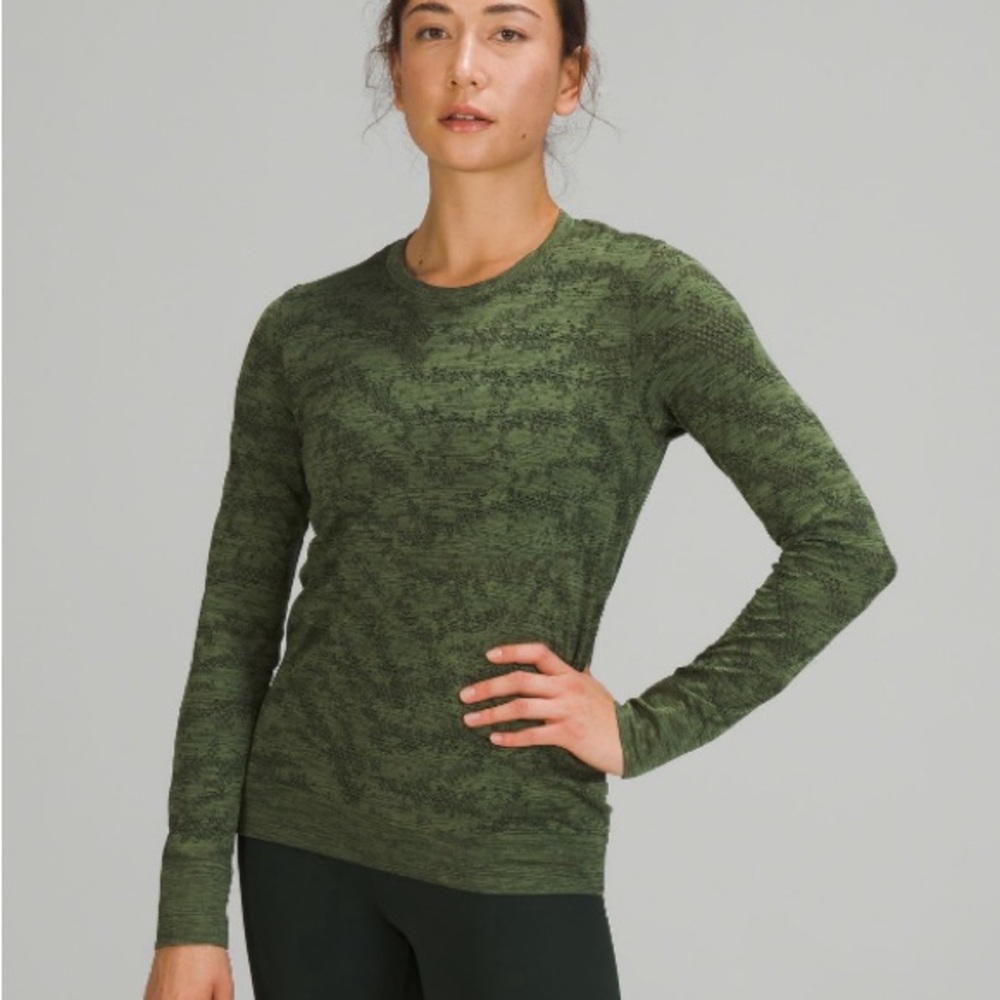 Like new Lululemon Swiftly Teck long sleeve